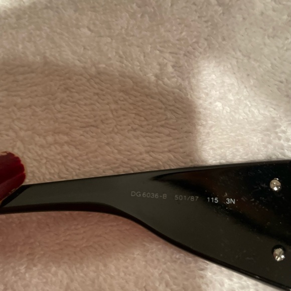 Women’s Dolce and Gabbana New Sunglasses - Picture 7 of 9